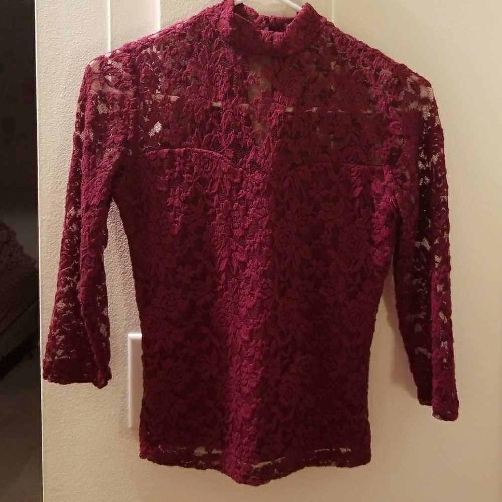 Burgundy Lace 3/4 Sleeve Top